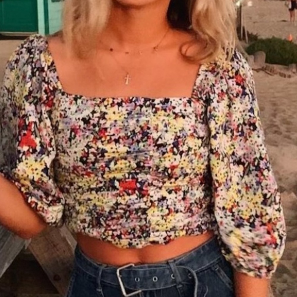 🆓 Puff Sleeve Floral Crop Top